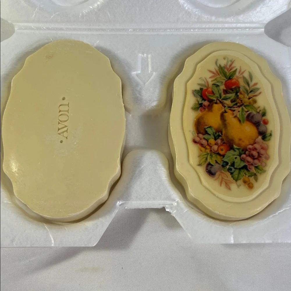 Vintage Avon 1976 Natures Bountiful Fruit Design Decorative Soap Set Chic Granny